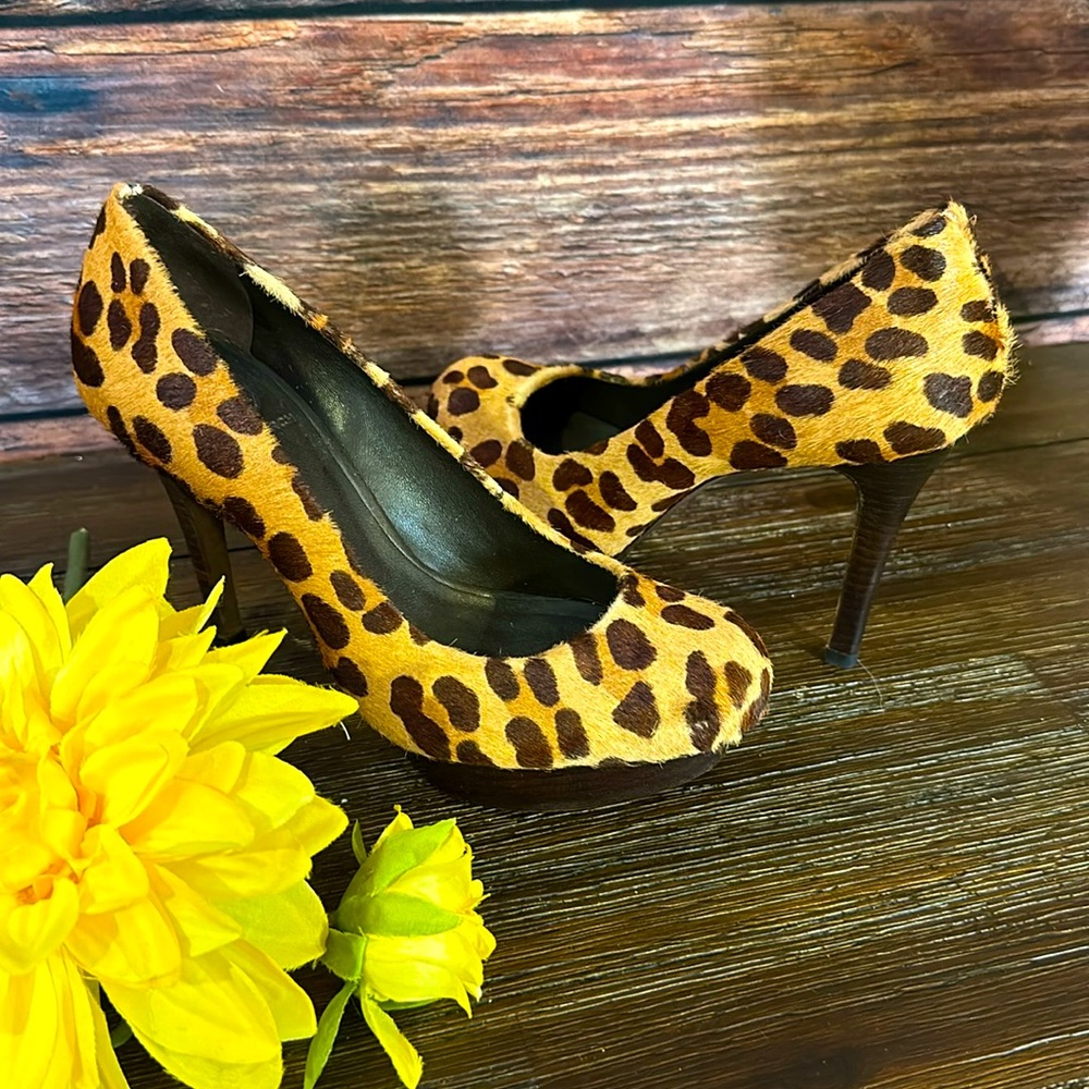 TORY BURCH Camille leopard calf hair platform pumps heels size 6.5!